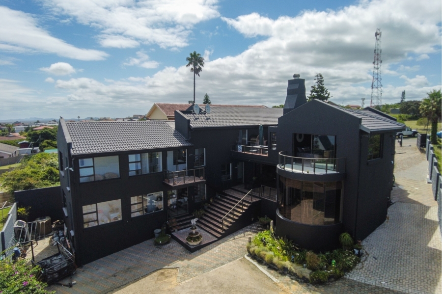 10 Bedroom Property for Sale in Dana Bay Western Cape